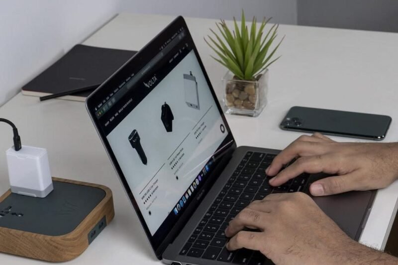 8 Proven Laptop Battery Charging Mistakes That Shorten Battery Life