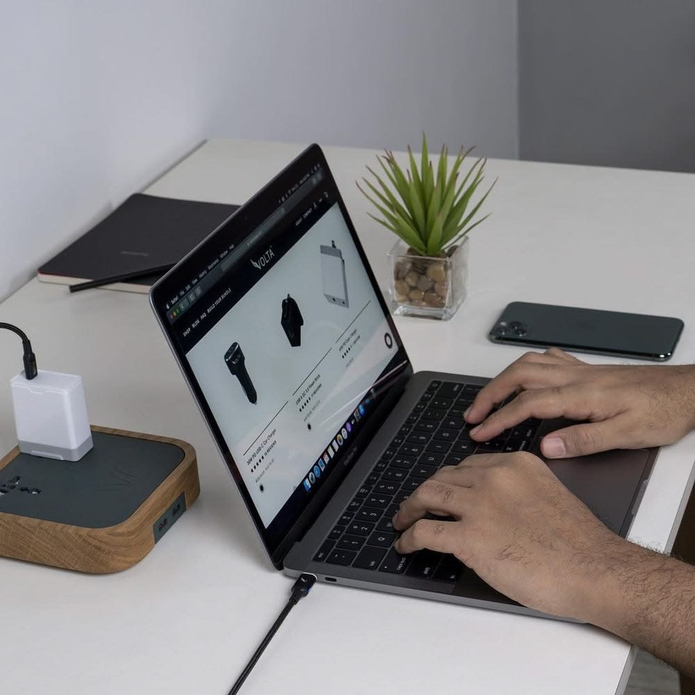 8 Proven Laptop Battery Charging Mistakes That Shorten Battery Life