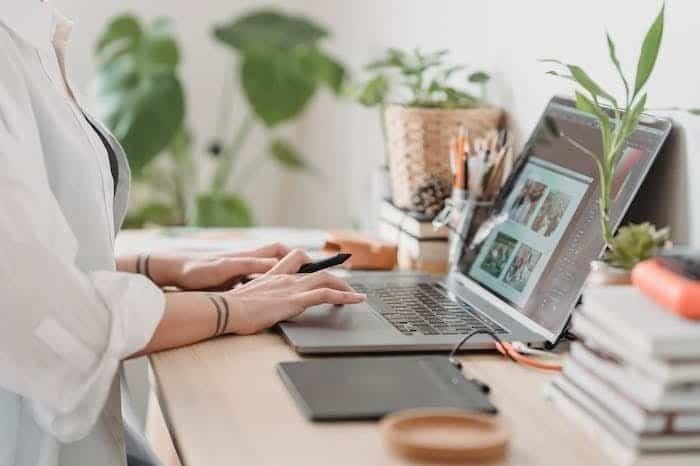 7 Dangerous Laptop Battery Charging Mistakes That Kill Battery Life