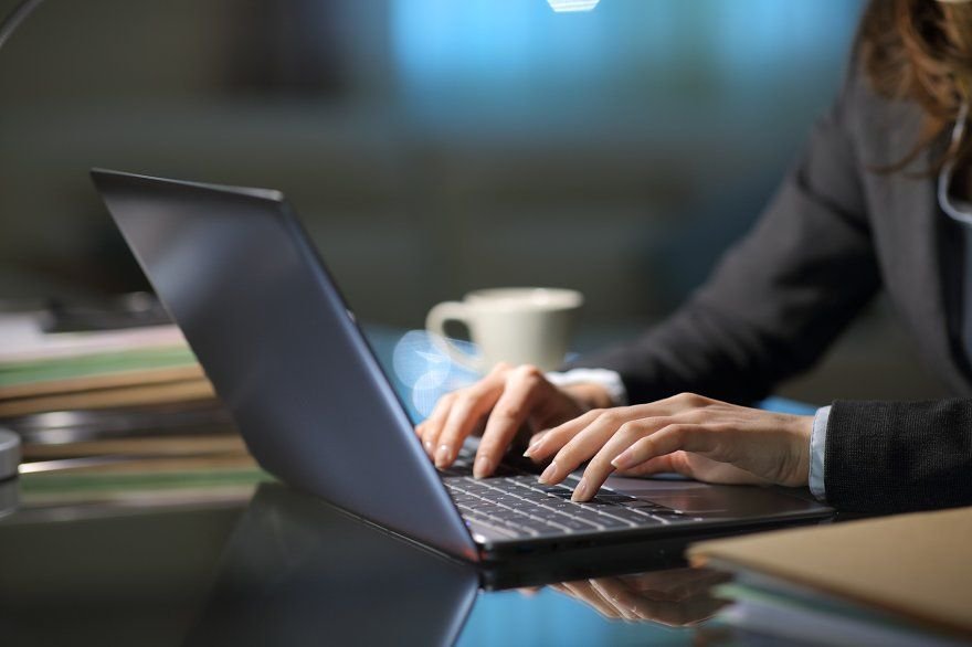 8 Proven Laptop Battery Performance Tweaks for All-Day Power