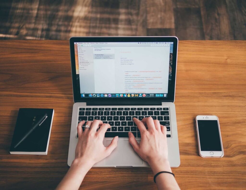 8 Smart Charging Rules That Transformed My Laptop Battery Health